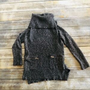 Girls gorgeous turtle neck sweater! Size 14/16